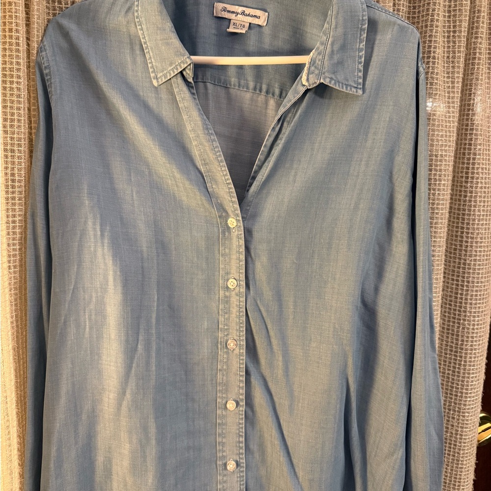 Tommy Bahama Light Blue Button-Up Shirt XL 100% Tencel